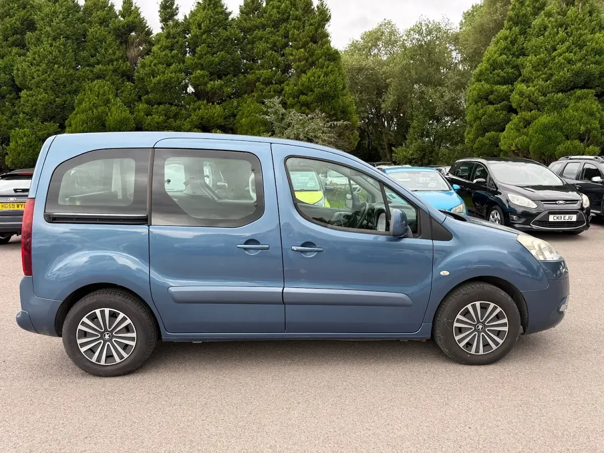 Used Peugeot TePee S 2015 Blue MPV