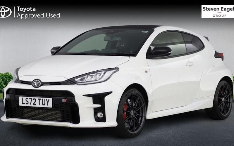 Used Toyota Yaris 261 HP (191 kW) 2021 White Hatchback