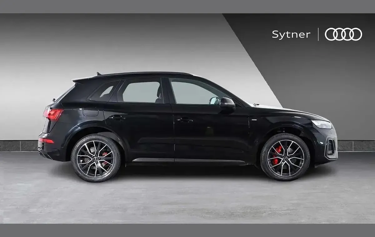 Begagnad Audi Q5 Design 200 HK (147 kW) 2021 Svart SUV