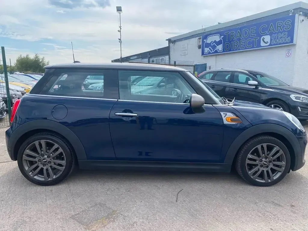 Used Mini Cooper Hatch 136 HP (100 kW) 2017 Blue Hatchback