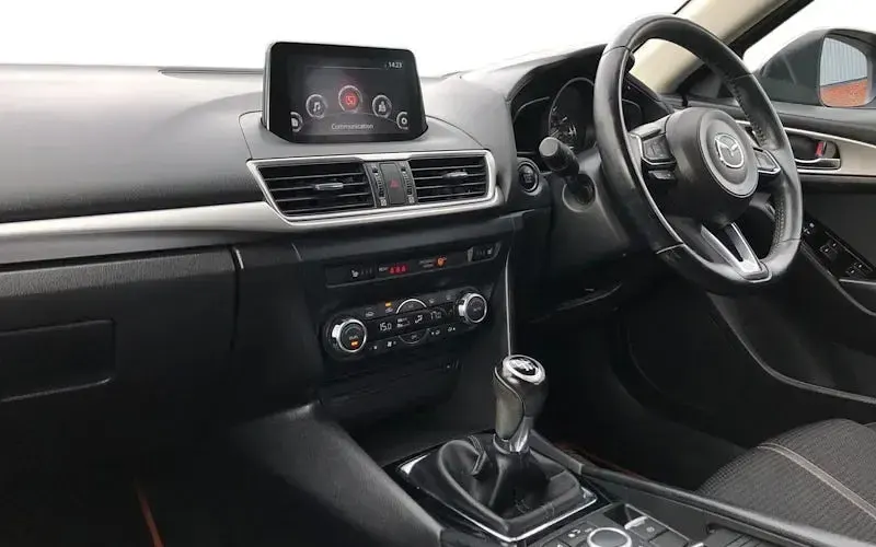 Begagnad Mazda 3 120 HK (88 kW) 2017 Grå Halvkombi