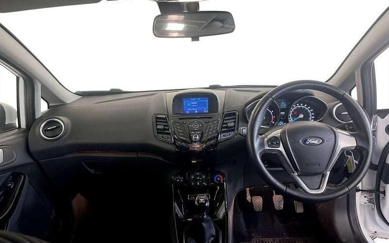 Used Ford Fiesta Zetec 101 HP (74 kW) 2017 Hatchback