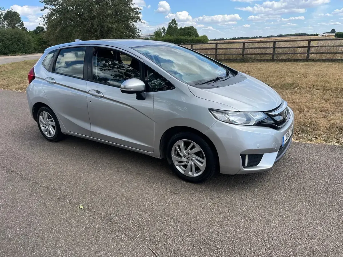 Used Honda Jazz SE 102 HP (75 kW) 2016 Silver Hatchback