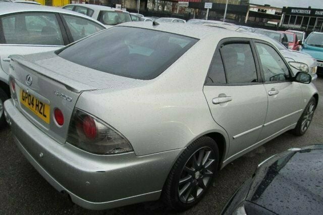 Used Lexus IS200 153 HP (112 kW) 2004 Sedan