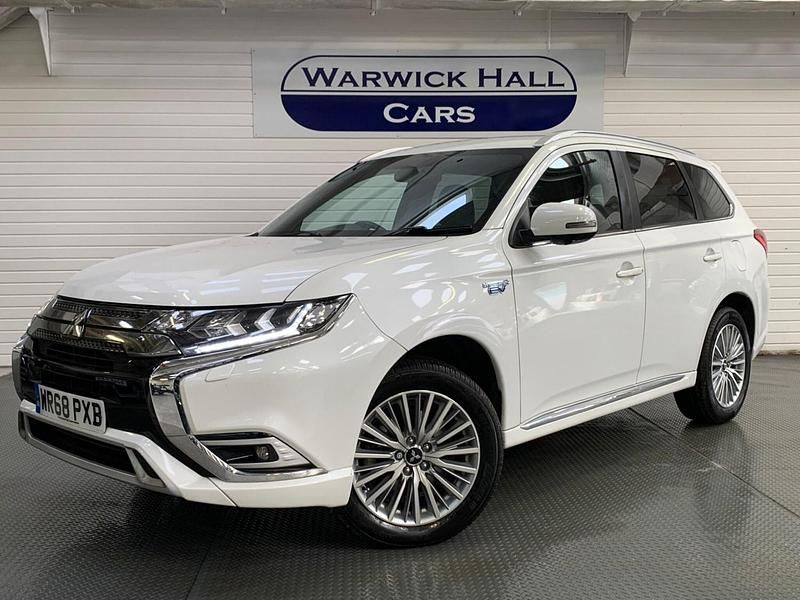 Used Mitsubishi Outlander P-HEV 2018 White Estate