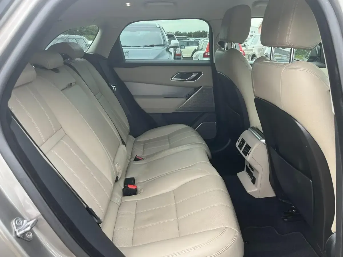 Used Land Rover Range Rover Velar SE Dynamic 295 HP (216 kW) 2017 Silver SUV