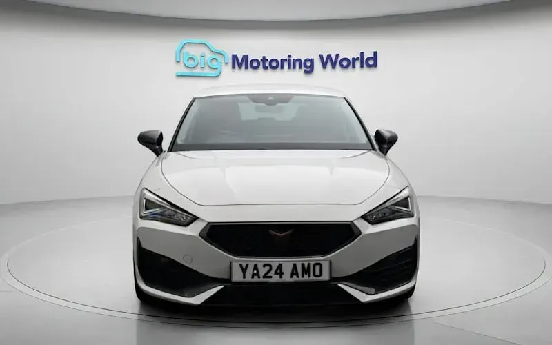 Used Cupra Leon 150 HP (110 kW) 2023 White Hatchback