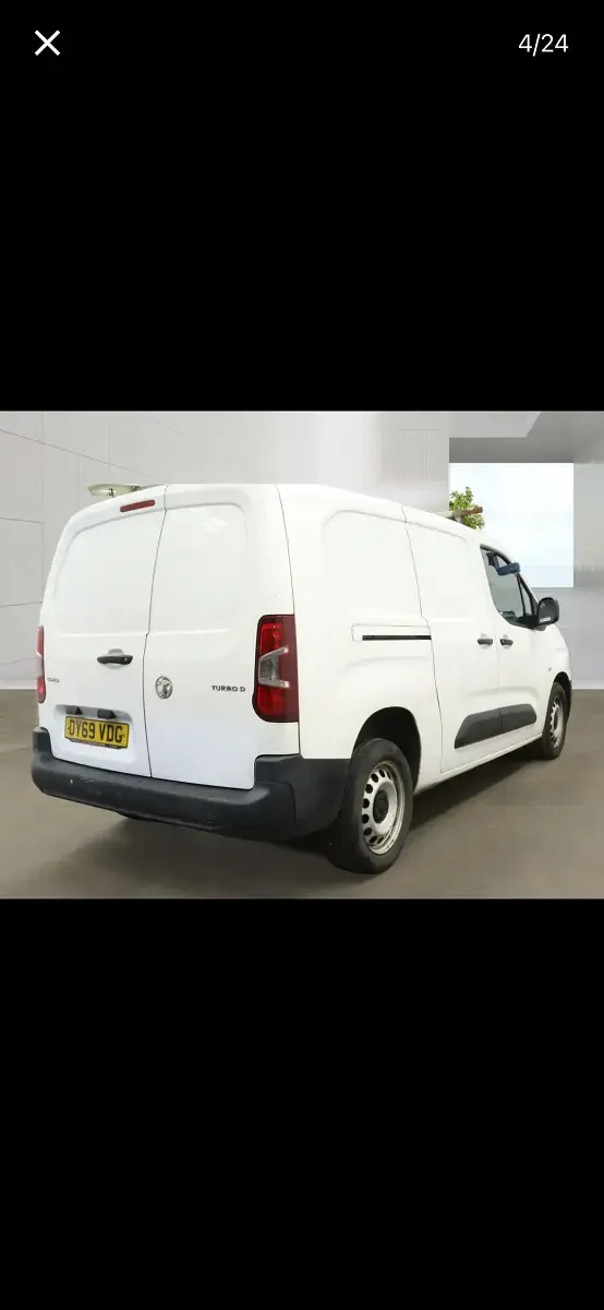 Used Vauxhall Combo Edition 100 HP (73 kW) 2019 White MPV