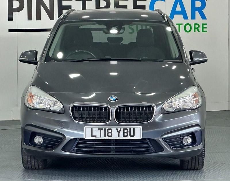 Usado BMW 216 Sport Line 116 HP (85 kW) 2018 Cinzento Monovolume