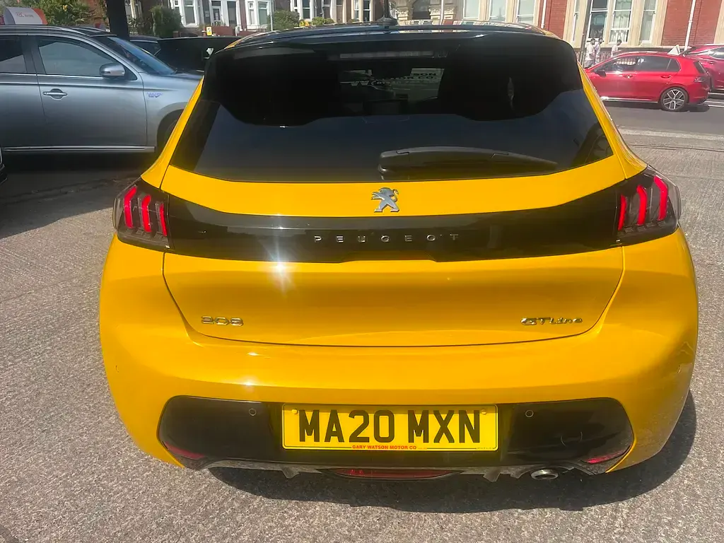Used Peugeot 208 GT-line 2020 Jaune faro Hatchback