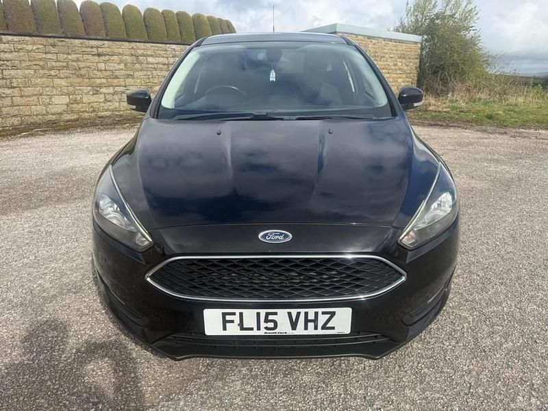 Used Ford Focus Zetec 125 HP (91 kW) 2015 Black Hatchback