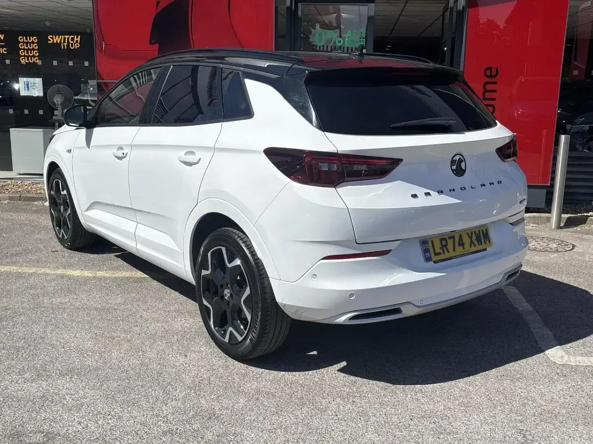 Used Vauxhall Grandland X Ultimate 134 HP (98 kW) 2024 White SUV