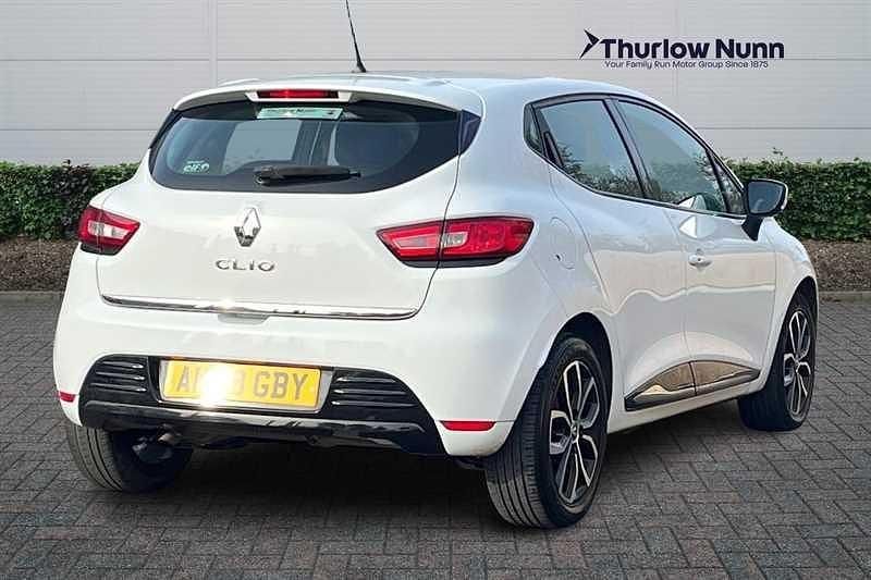 Used Renault Clio IV Play 75 HP (55 kW) 2018 White Hatchback