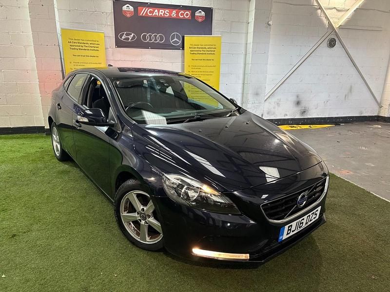Used Volvo V40 2016 Blue Hatchback