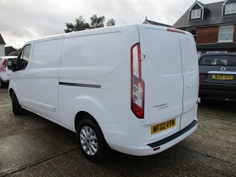 Used Ford Transit Custom Limited 130 HP (95 kW) 2022 White Van