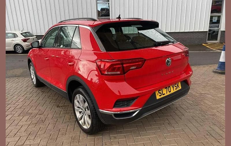Used VW T-Roc SE 115 HP (84 kW) 2020 Red SUV