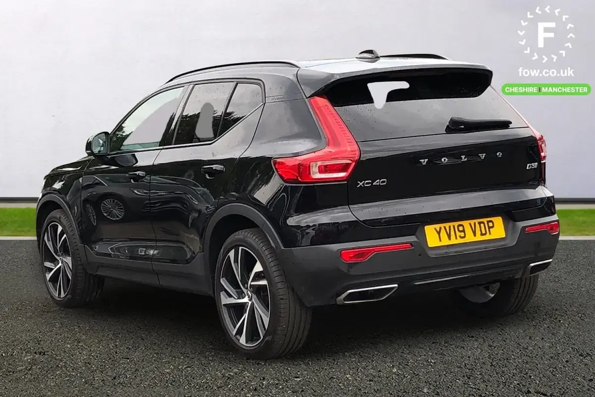 Used Volvo XC40 R-Design Pro 150 HP (110 kW) 2019 Black SUV
