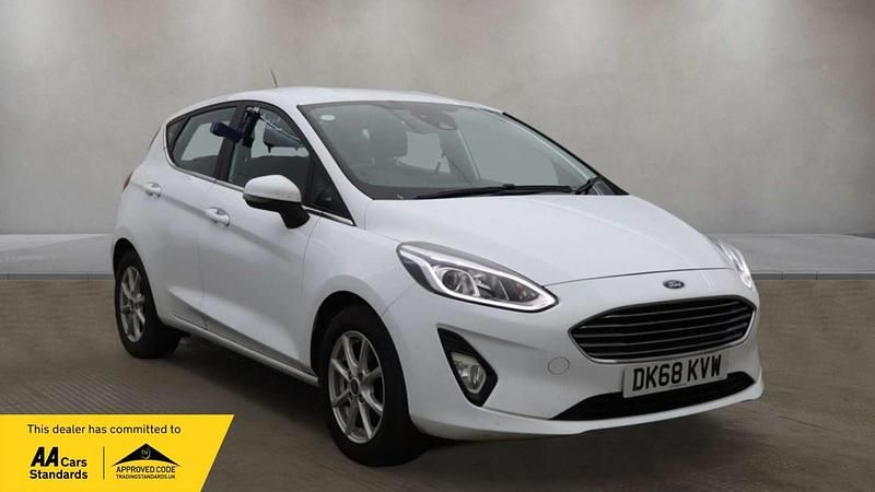 Used Ford Fiesta Zetec 100 HP (73 kW) 2018 White Hatchback
