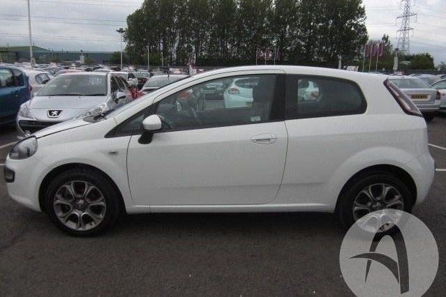 Used Fiat Punto 77 HP (56 kW) 2010 Hatchback