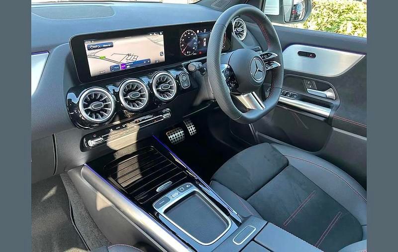 Used Mercedes GLA200 Executive 161 HP (118 kW) 2025 White SUV