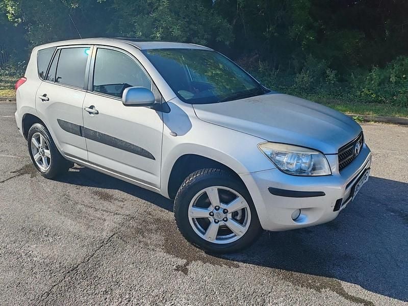 Silver Used 2007 Toyota RAV4 Estate | £1,999 (Super price) - Image 1/4