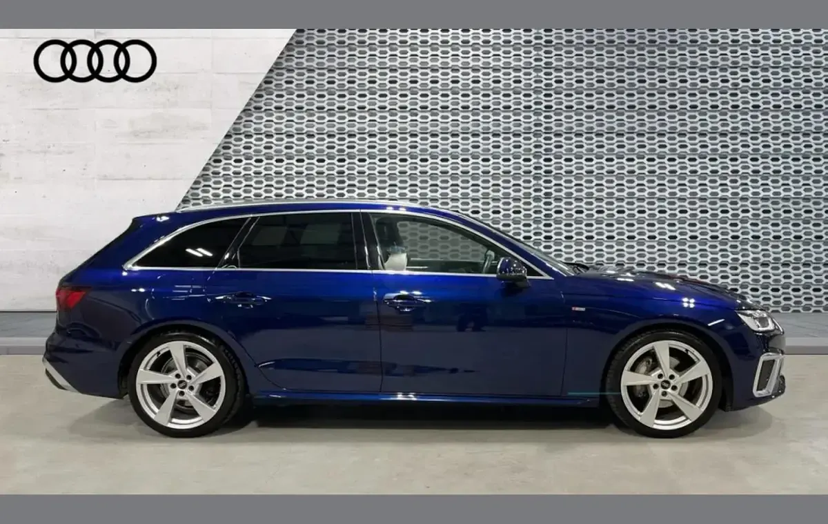 Used Audi A4 S-Line 204 HP (150 kW) 2024 Blue Estate