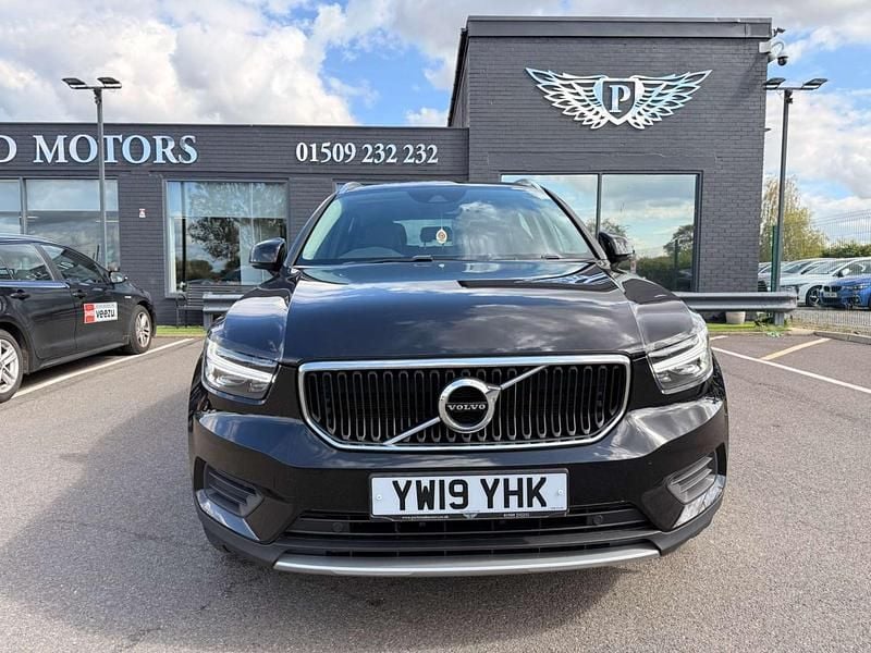 Used Volvo XC40 Momentum 163 HP (119 kW) 2019 Black SUV