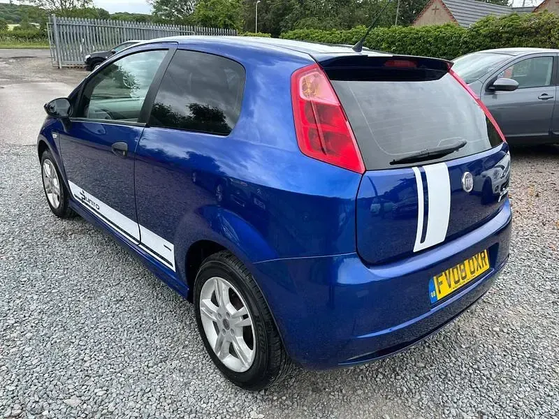 Used Fiat Grande Punto Active 65 HP (47 kW) 2008 Blue Hatchback