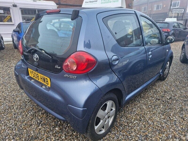 Used Toyota Aygo 67 HP (49 kW) 2008 Blue Hatchback