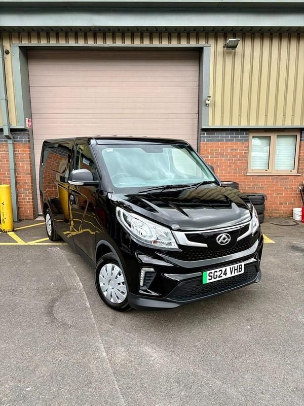 White Used 2024 Maxus eDeliver 3 Van | £13,995 (Fair price) - Image 1/4