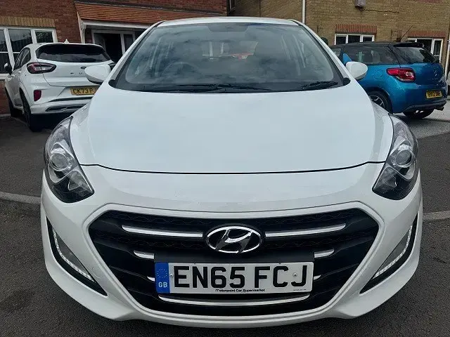 Begagnad Hyundai i30 110 HK (80 kW) 2015 Vit Halvkombi