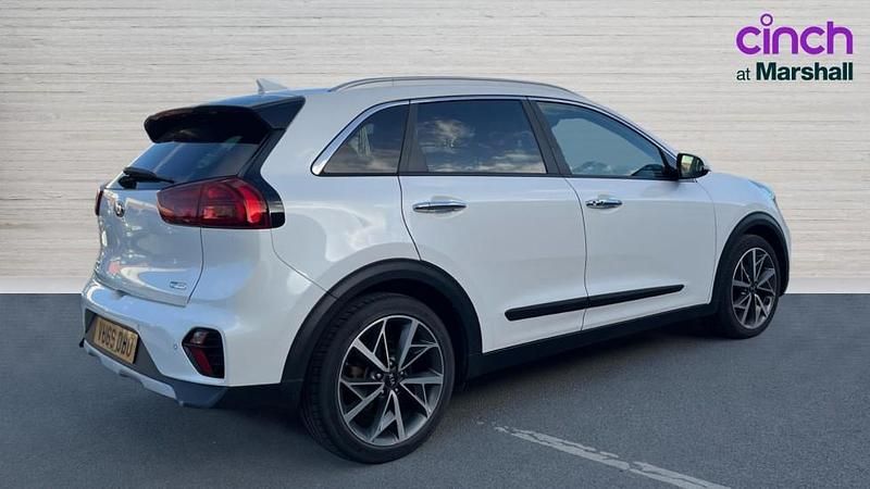 Used Kia Niro 139 HP (102 kW) 2019 White SUV
