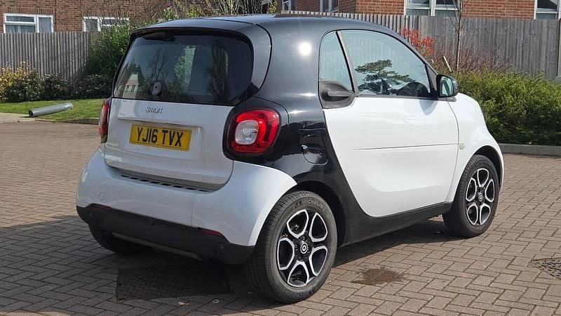 Used Smart ForTwo Coupé Premium 2016 White Coupe