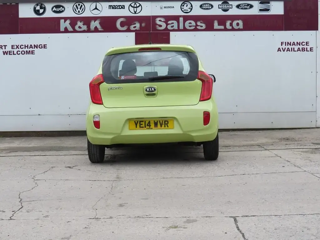 Used Kia Picanto 85 HP (62 kW) 2014 Green Hatchback
