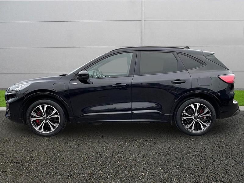 Second-hand Ford Kuga ST-Line X 225 CP (165 kW) 2021 Negru SUV