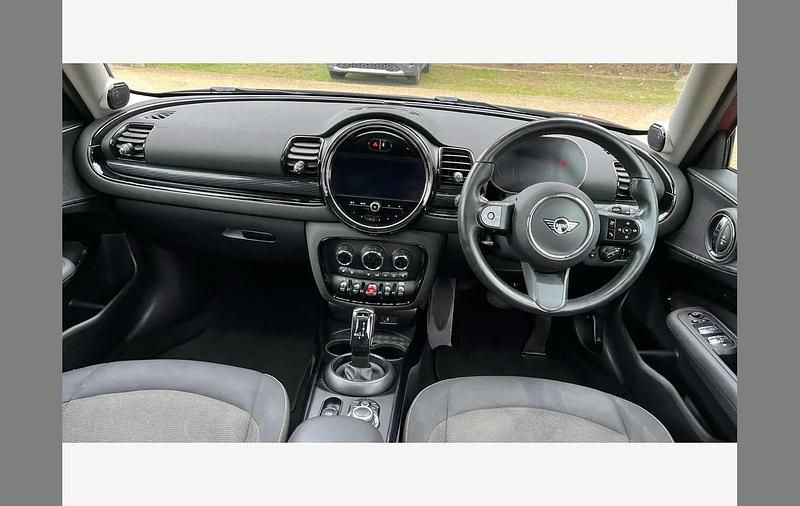 Used Mini Cooper Clubman Classic 136 HP (100 kW) 2023 Red Estate