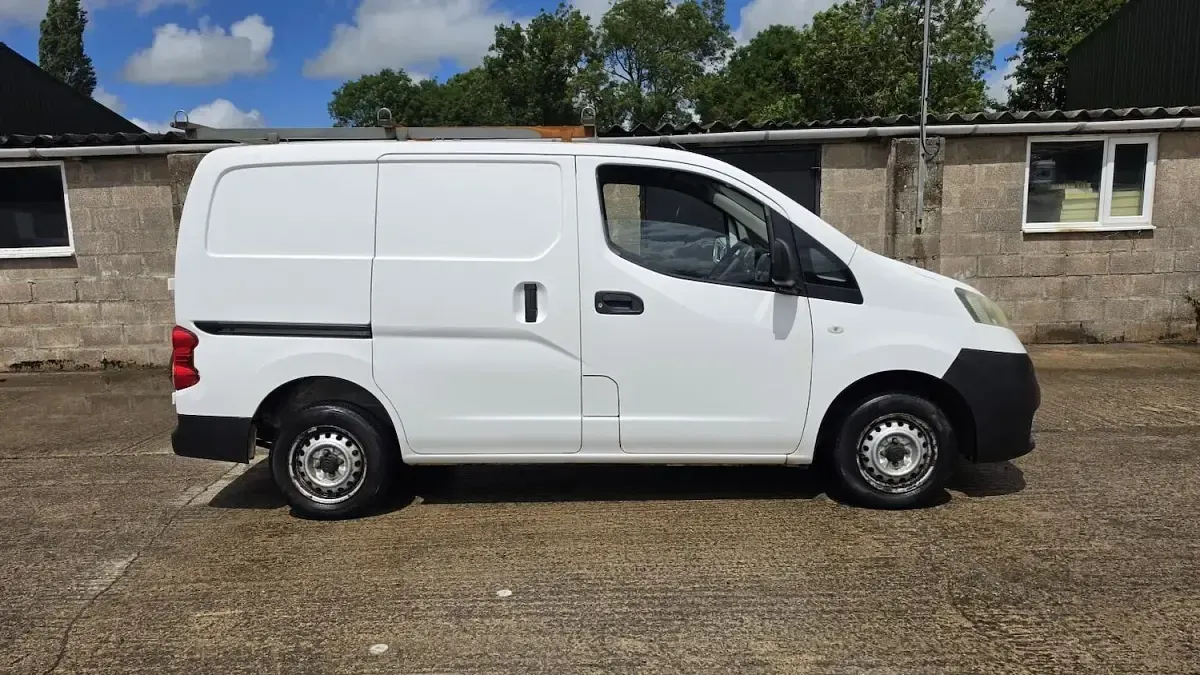 Used Nissan NV200 SE 2011 White MPV