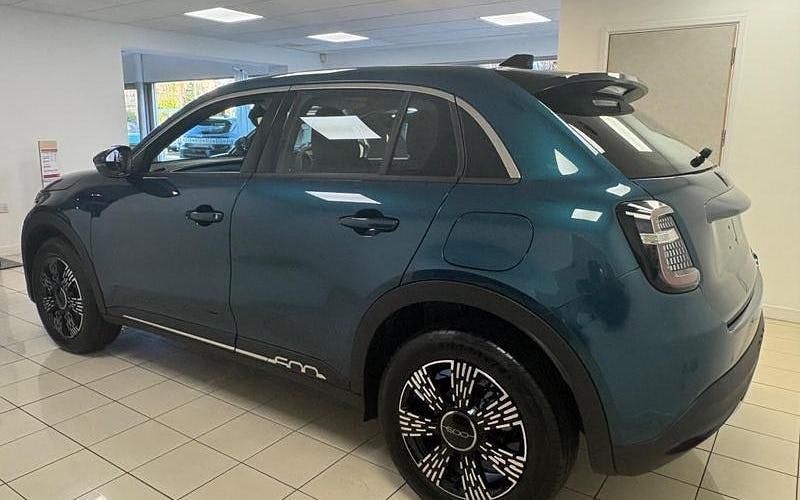 New Fiat 600 Icon 101 HP (74 kW) 2025 SUV