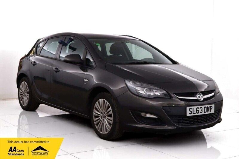 Grey Used 2013 Vauxhall Astra Hatchback | £4,600 (Fair price) - Image 1/4