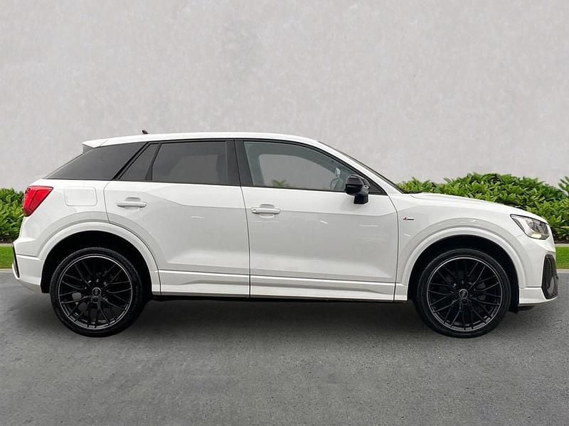Used Audi Q2 Black Edition 150 HP (110 kW) 2024 White SUV