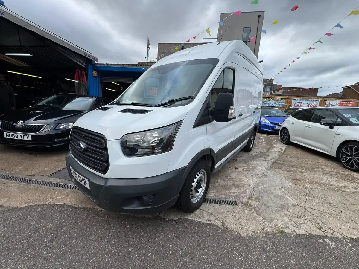 Used Ford Transit 130 HP (95 kW) 2019 White Van