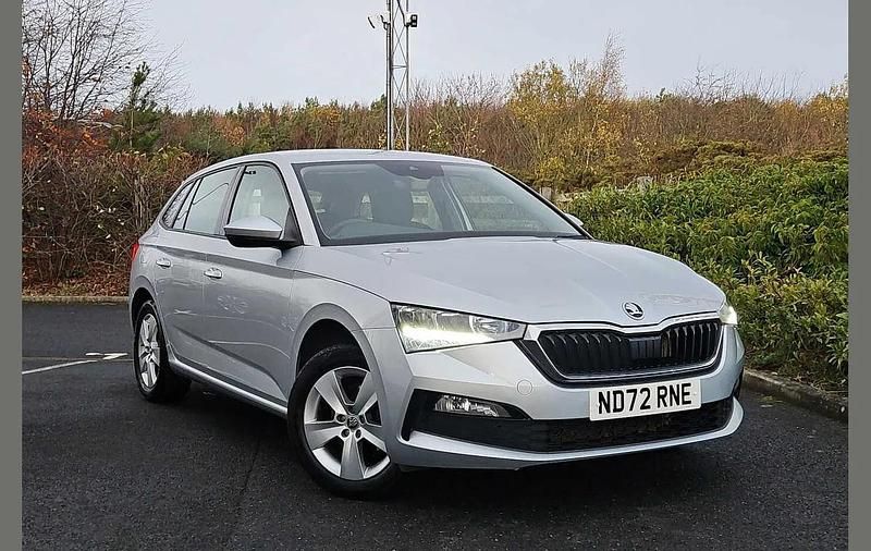 Brilliant silver metallic Used 2022 Skoda Scala SE Hatchback | £14,995 (Fair price) - Image 1/4