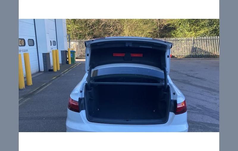 Used Audi A4 S-Line 150 HP (110 kW) 2024 White Sedan