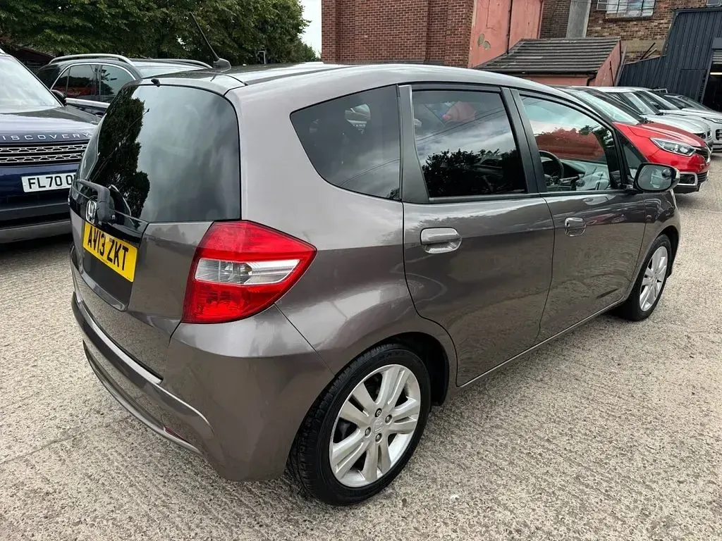 Used Honda Jazz ES 99 HP (72 kW) 2013 Brown Hatchback