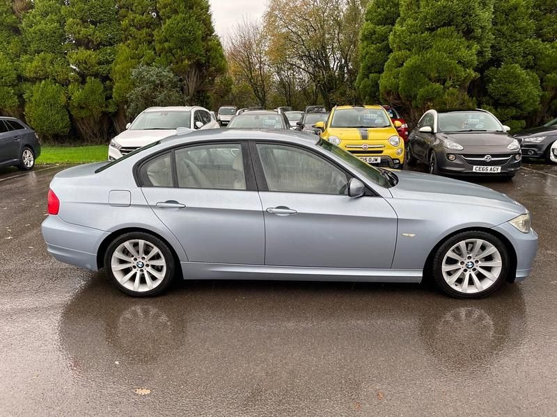 Begagnad BMW 320 2009 Blå Sedan