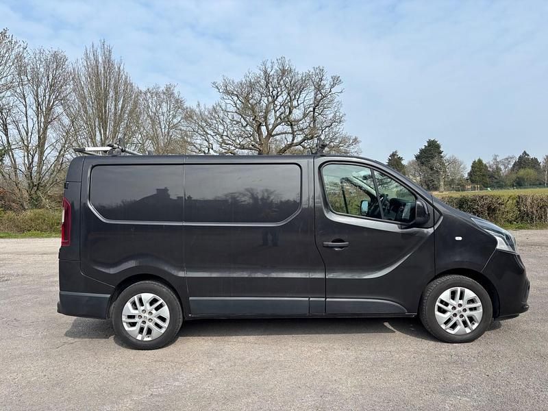 Usado Renault Trafic 2017 Preto Monovolume