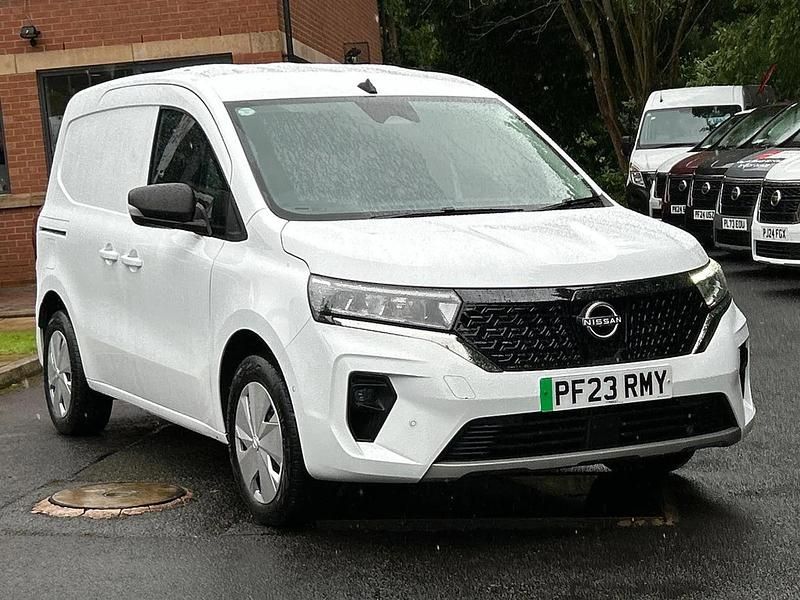 White Used 2023 Nissan Townstar Tekna Van | £11,567 (Good price) - Image 1/4