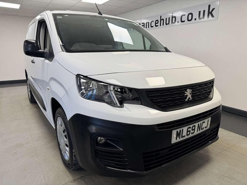 Used Peugeot Partner 2019 White MPV