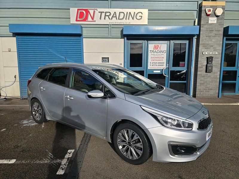 Silver Used 2017 Kia Ceed Sportswagon 2 Estate | £3,000 (Fair price) - Image 1/4
