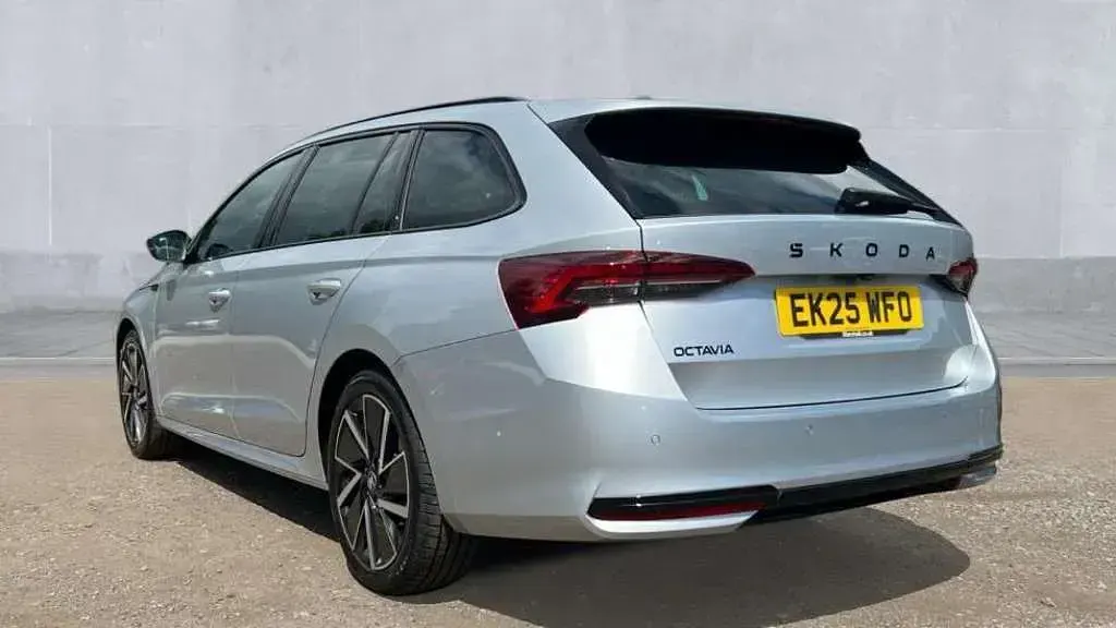 Used Skoda Octavia SportLine 150 HP (110 kW) 2025 Silver Estate